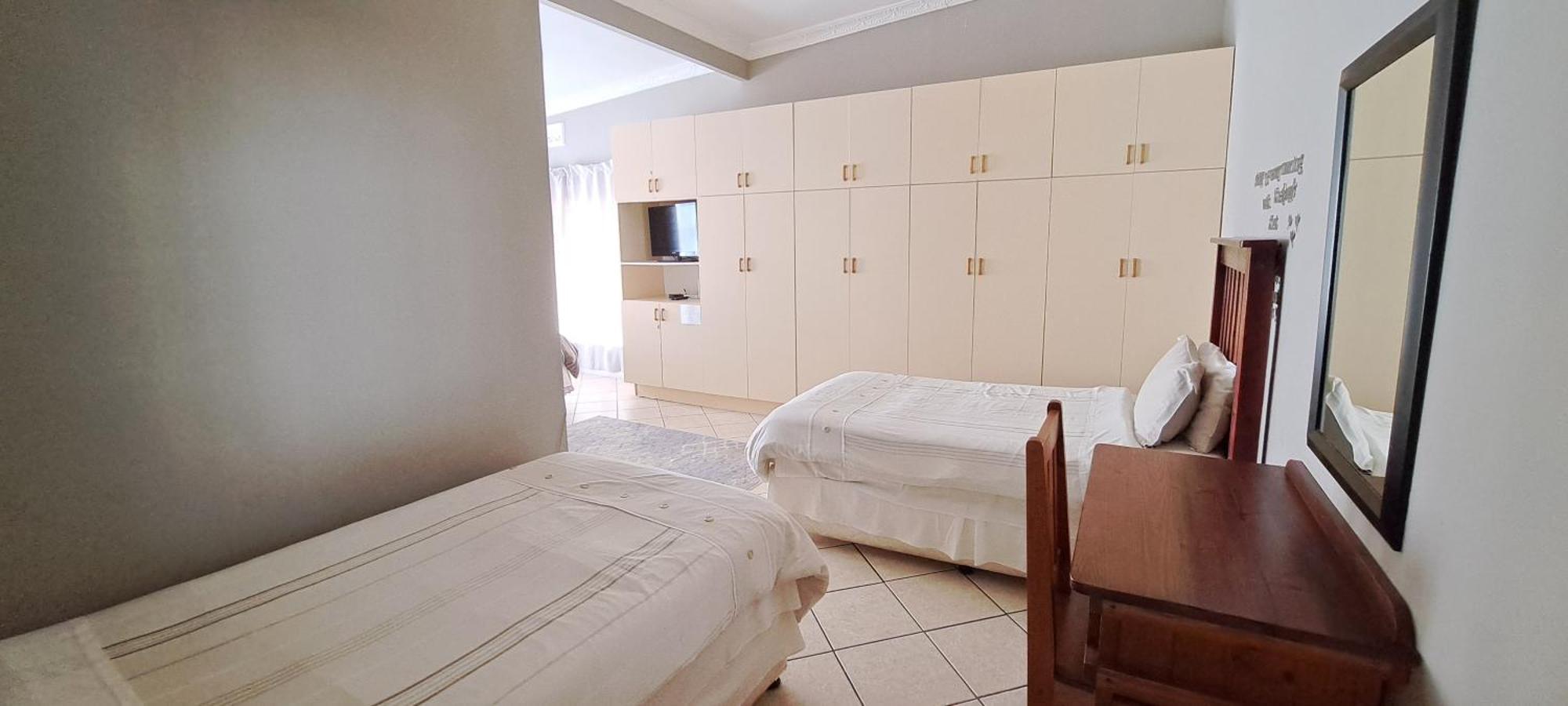 Raston Guest House Lambertʼs Bay الغرفة الصورة
