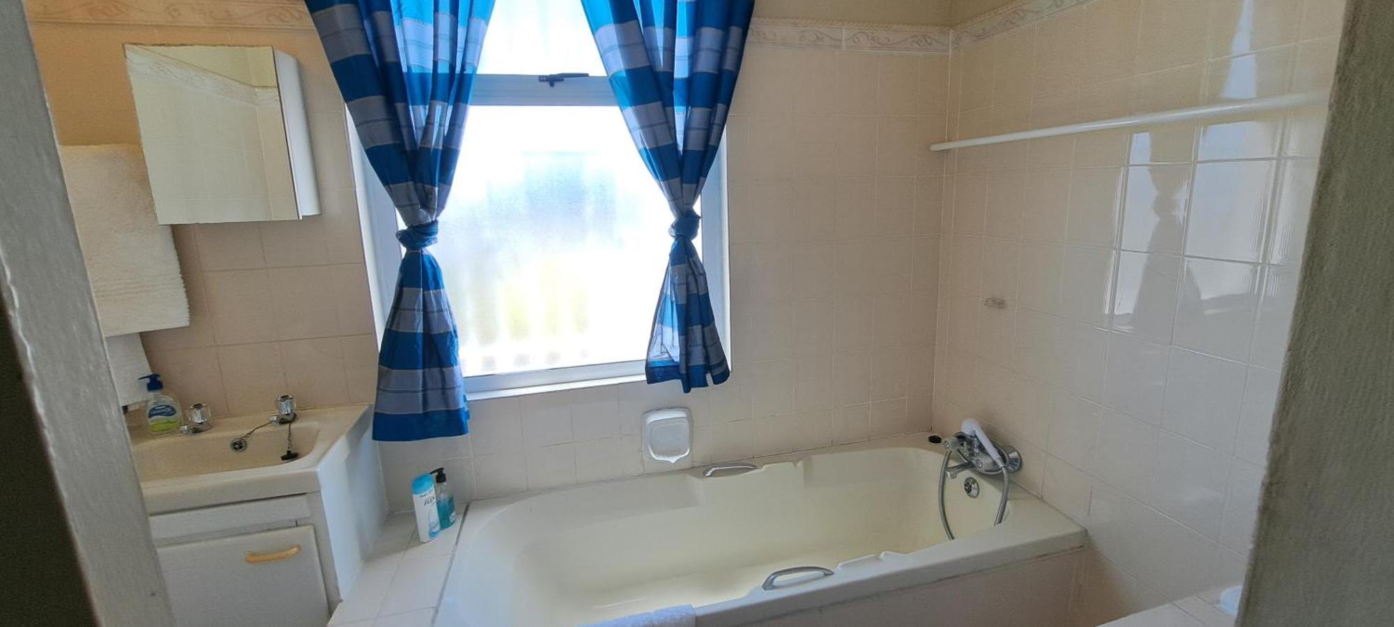 Raston Guest House Lambertʼs Bay الغرفة الصورة