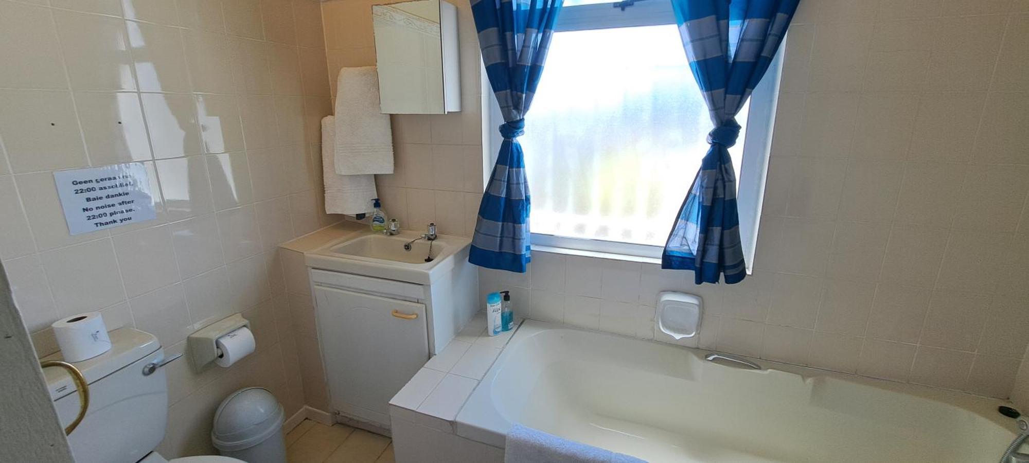 Raston Guest House Lambertʼs Bay الغرفة الصورة